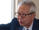 山崎　正和　氏